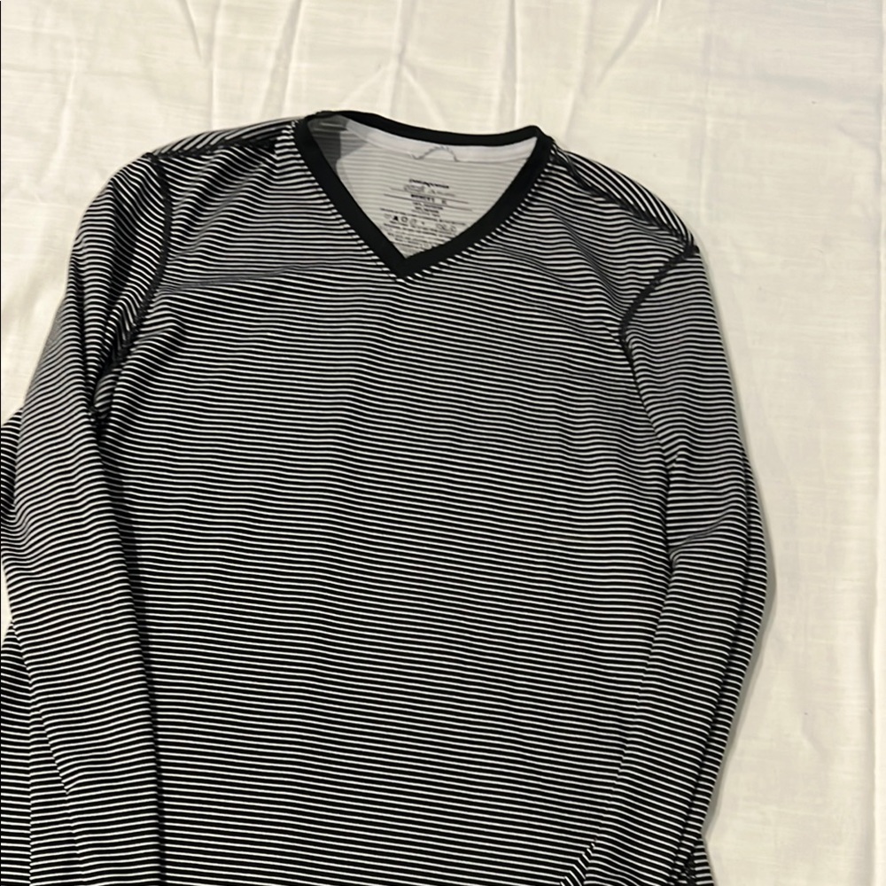 Patagonia Black and White V-Neck Top